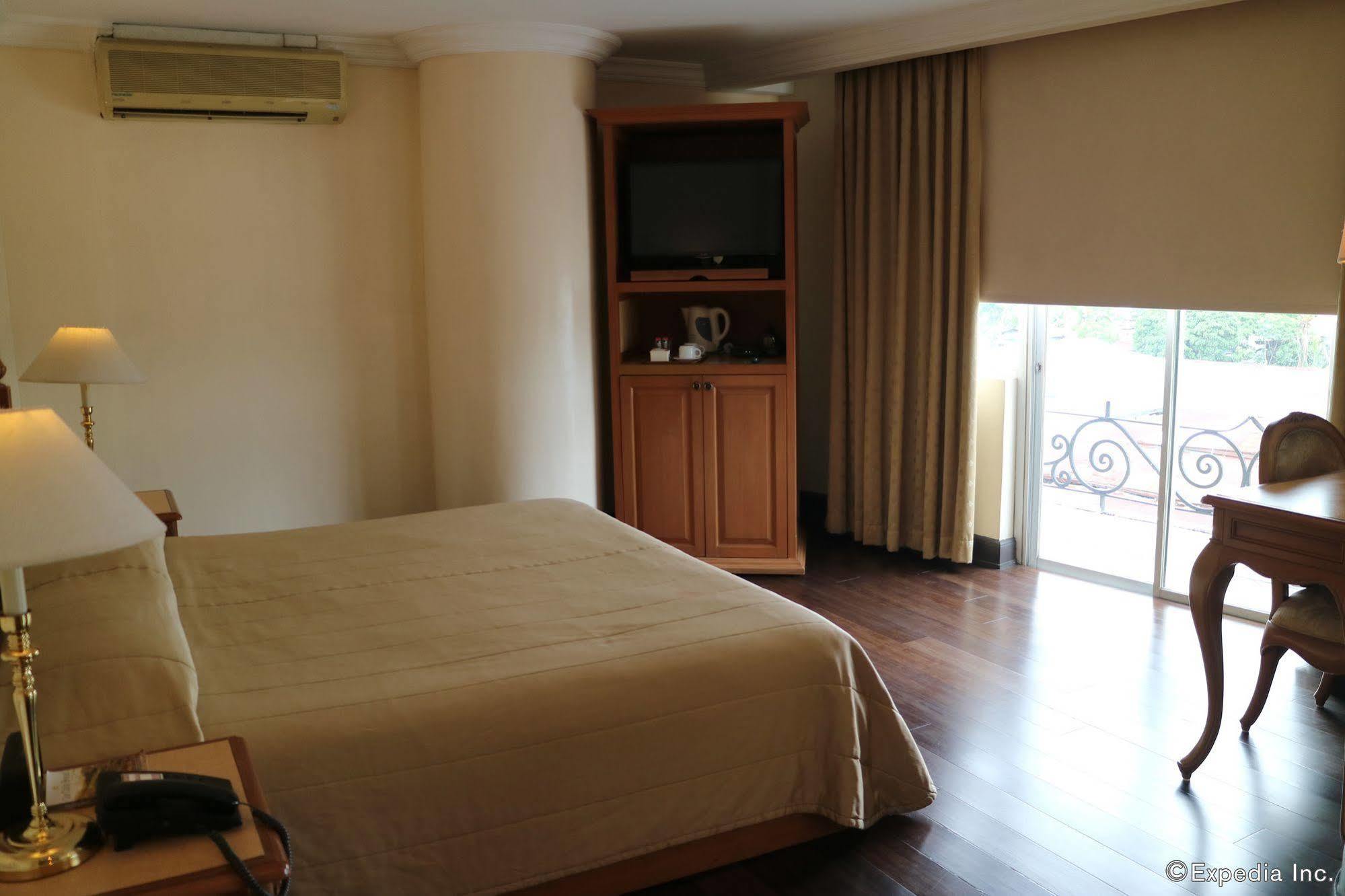 The Grand Dame Hotel Iloilo City Exterior photo